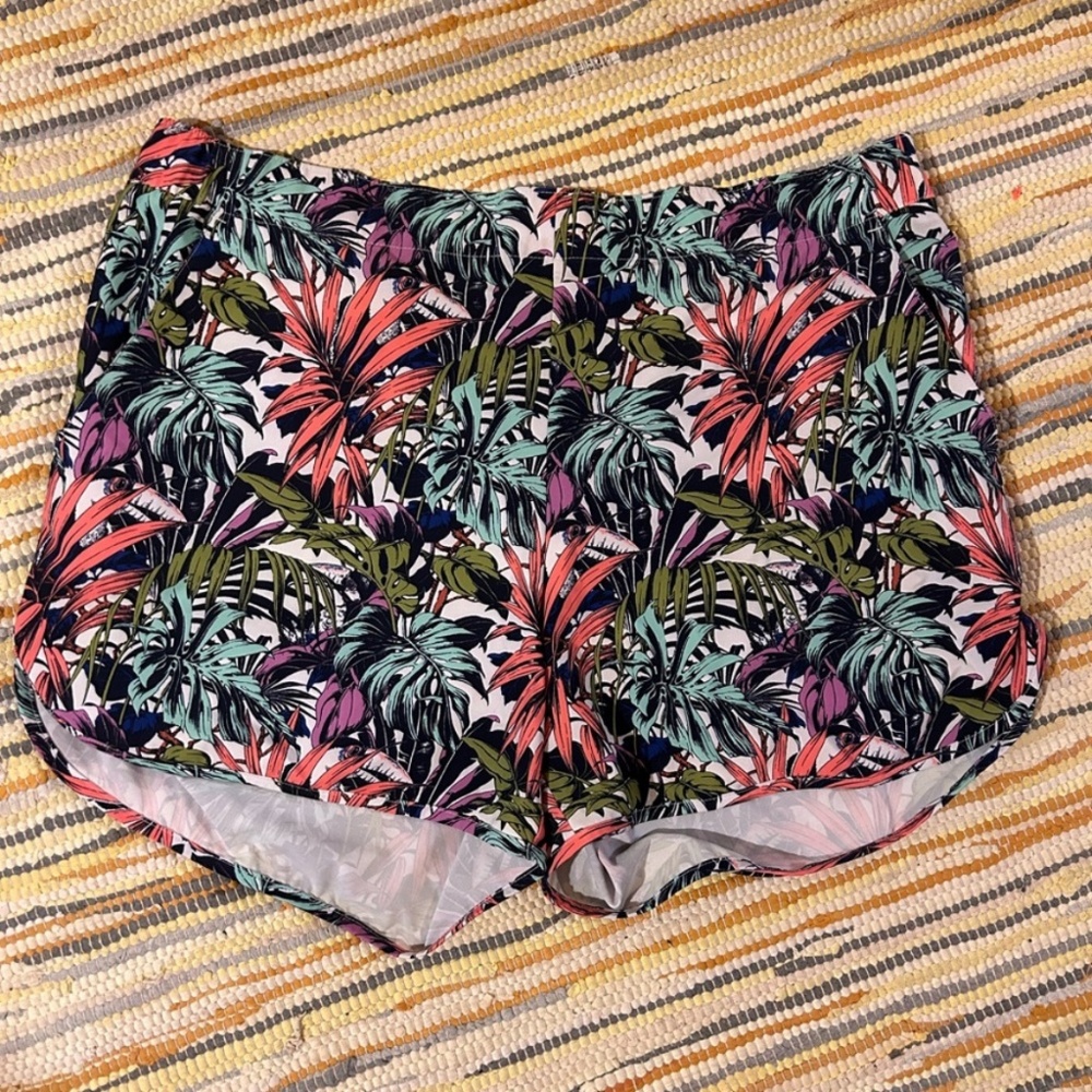 Columbia 2x multicolored floral athletic shorts